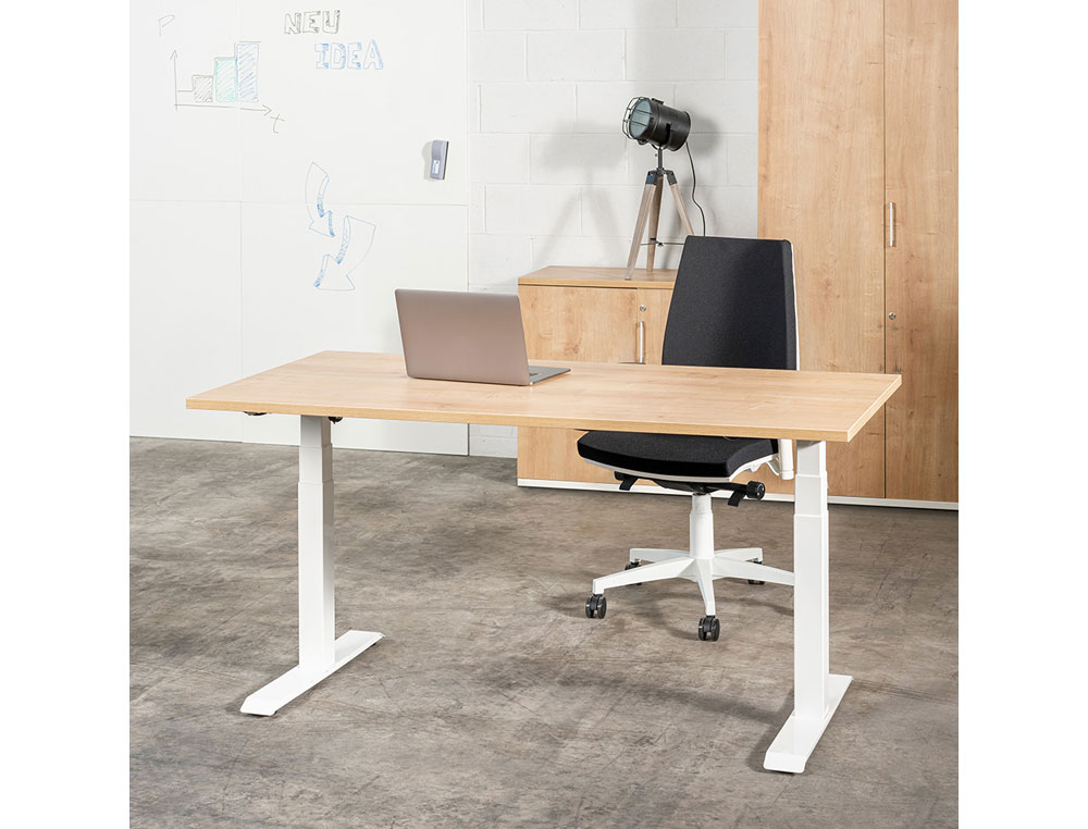 MESA ROCADA REGULAVEL EM ALTURA ELECTRICAMENTE ATE 129 CM ESTRUTURA DE ACO NO TAMPO 180 CM COR CARVALHO