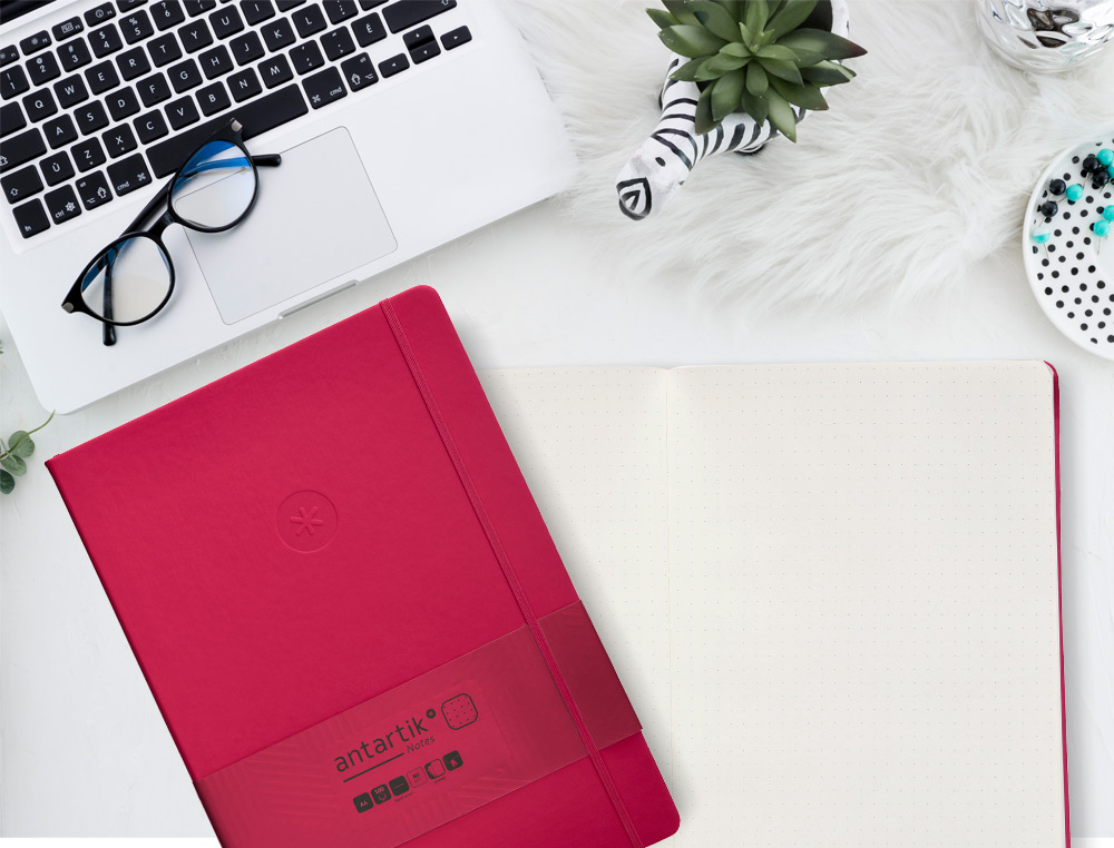 CADERNO COM ELASTICO ANTARTIK NOTES CAPA DURA A4 PONTILHADO FUCSIA 100 FOLHAS 80 GR FSC