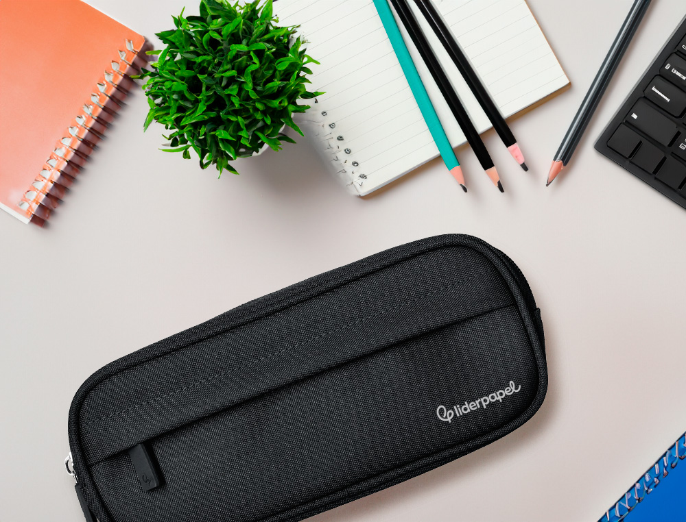 ESTOJO ESCOLAR LIDERPAPEL OVALADO 2 FECHOS COM BOLSO FRONTAL 210X90 MM PRETO