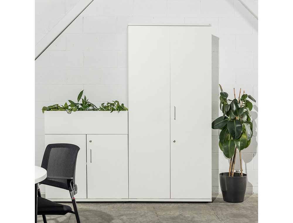 ARMARIO ROCADA COM QUATRO PRATELEIRAS E DUAS PORTAS INFERIORES SERIE STORE 195X90X45 CM ACABAMENTO AB01 ALUMINIO/FAIA